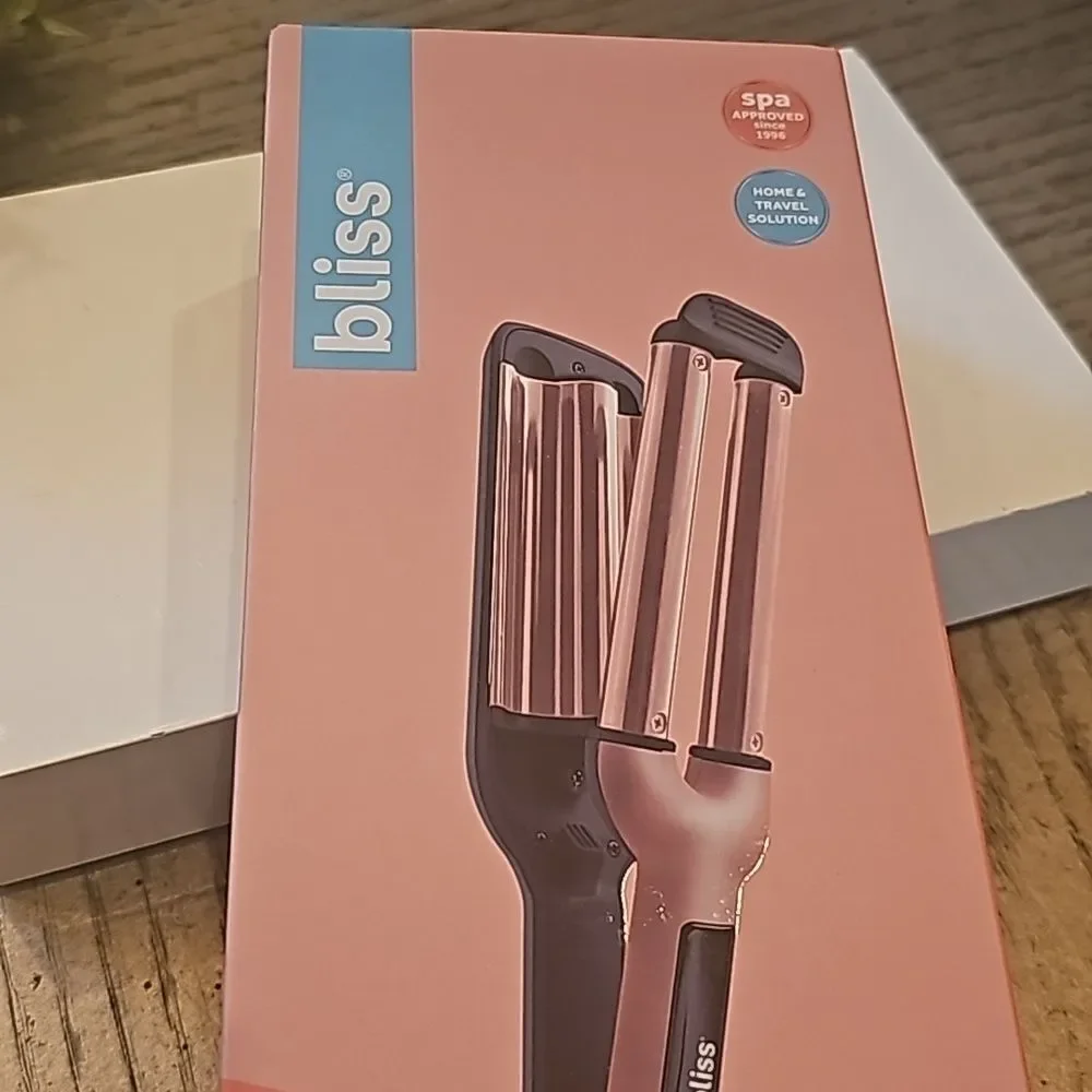 Beach waves curling iron NWT 3 barrel deep hair waver